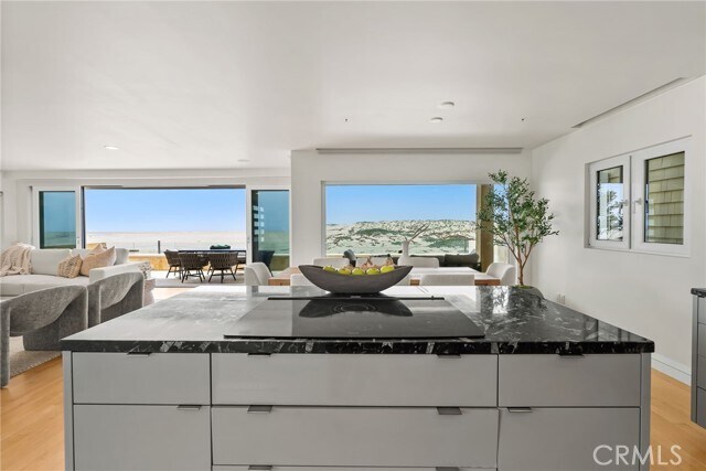 Building Photo - 1554 E Oceanfront