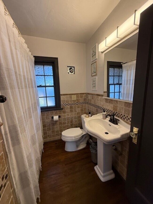 Building Photo - Beautiful 4 Bedroom Home