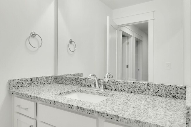 Building Photo - 609 Lee St