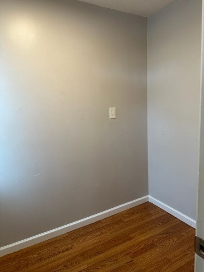 Building Photo - 851 Tioga St