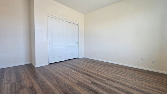 Building Photo - Spacious 4 Bedroom Home with Open Layout & Stunning Backyard