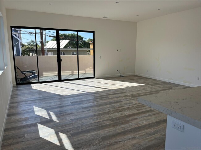 Primary Photo - 256 B Ave