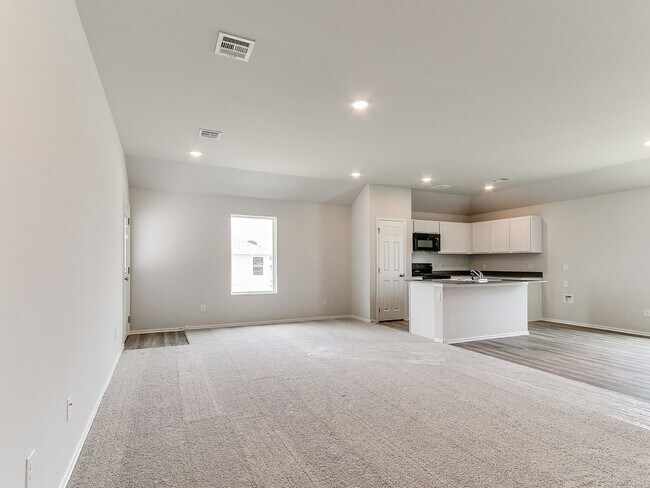 Building Photo - Charming New Home!