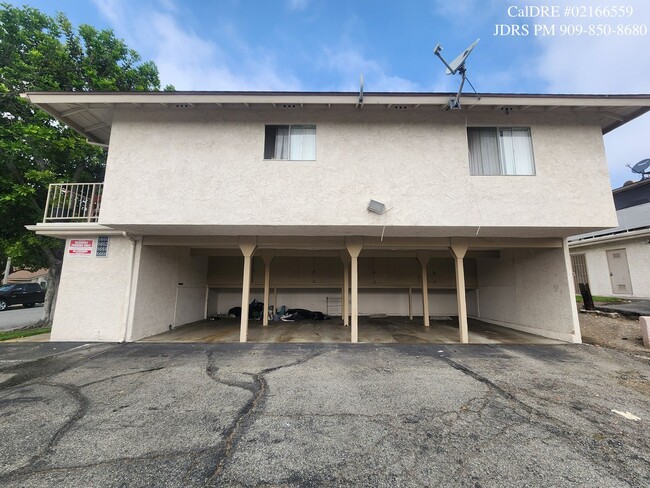 Building Photo - Rancho Cucamonga 2 Bedroom Condo