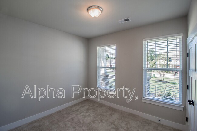 Building Photo - 316 Runion Lake Ct