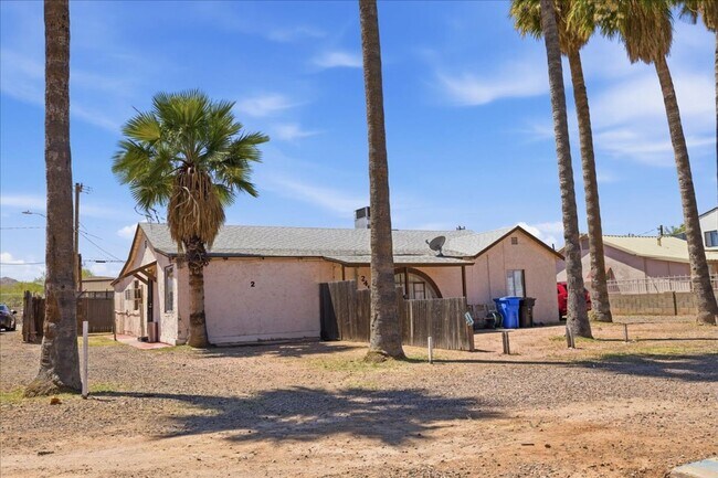 Building Photo - 241 E Elwood St