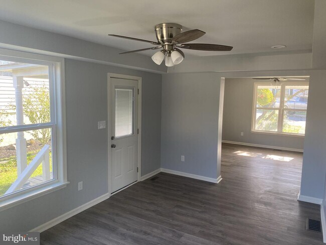 Building Photo - 2605 Maple Ave