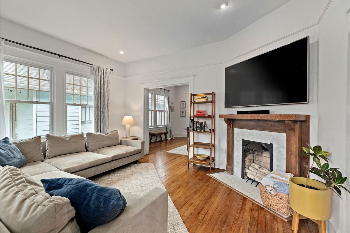 Building Photo - 309 Ferguson St NE