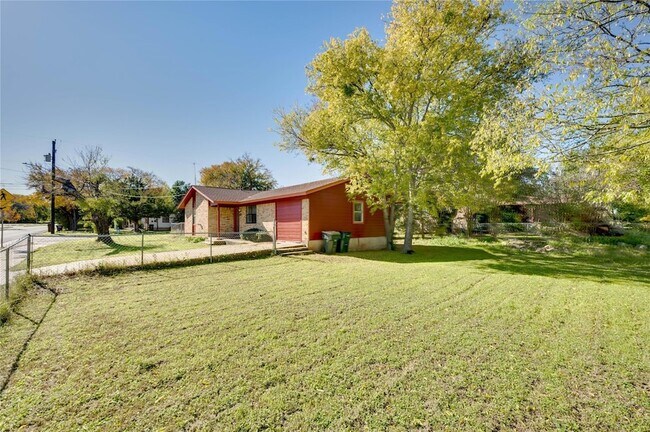 Building Photo - 706 Scenic Dr