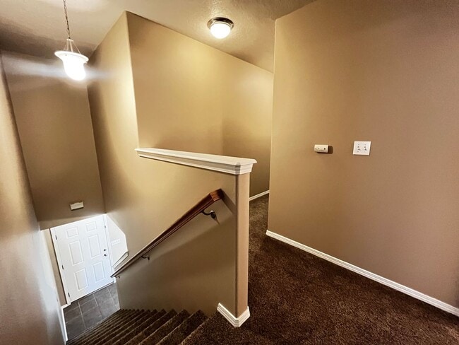 Building Photo - 4 Bedroom Home with Bonus Room Potential & RV Parking!