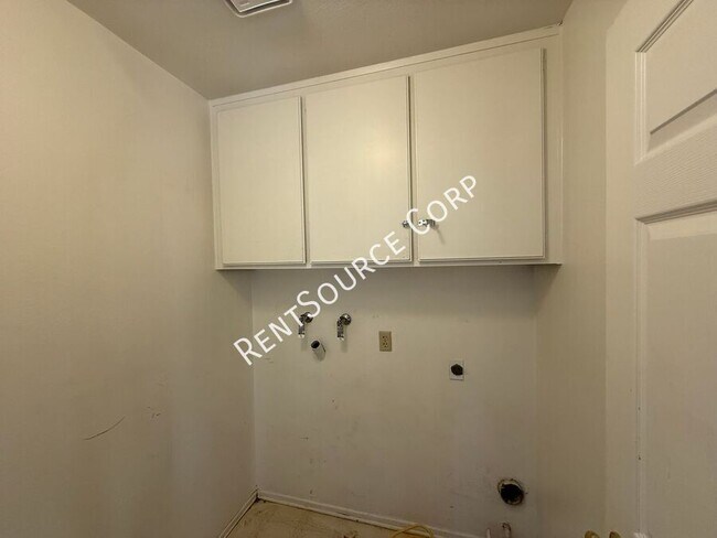 Building Photo - 42456 Coronet Ct