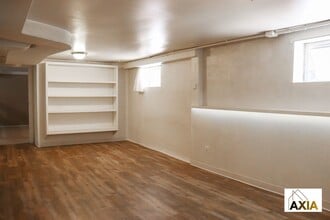 Building Photo - Downing