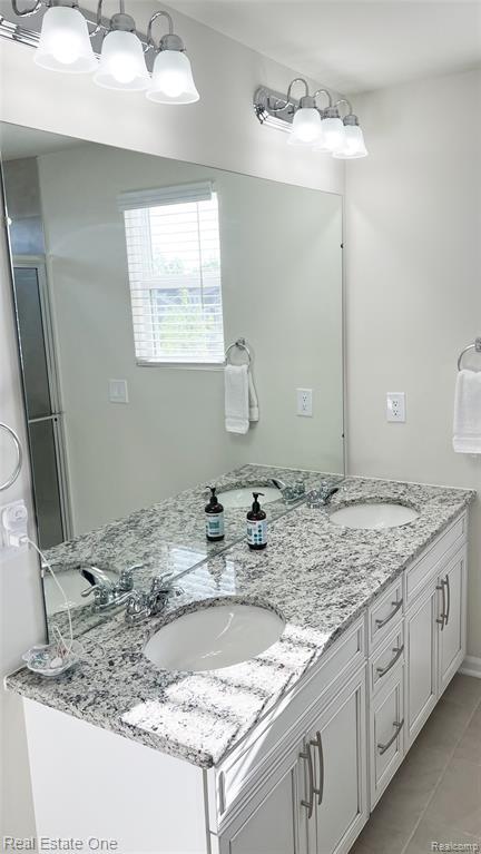 Building Photo - 4932 Glenora Dr