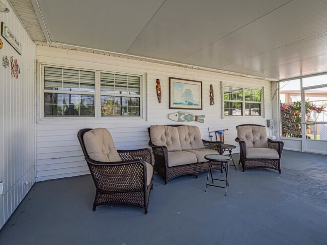 Building Photo - 1440 4th Ct