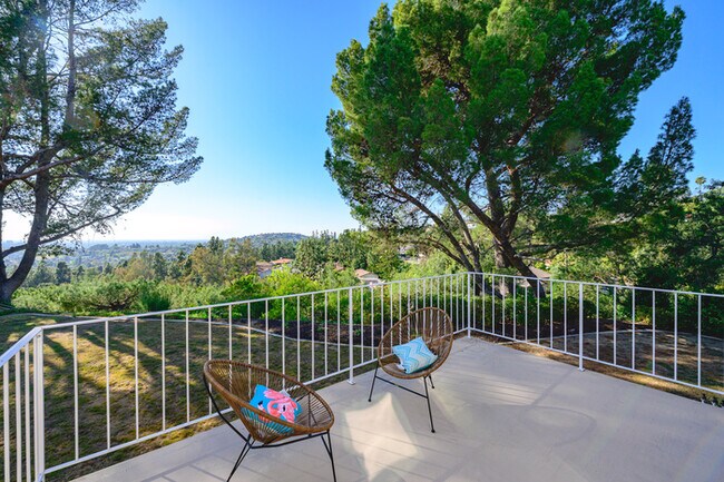 Building Photo - 10961 Limetree Dr