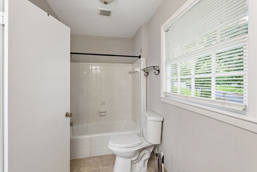 Building Photo - 4411 Langdon Dr