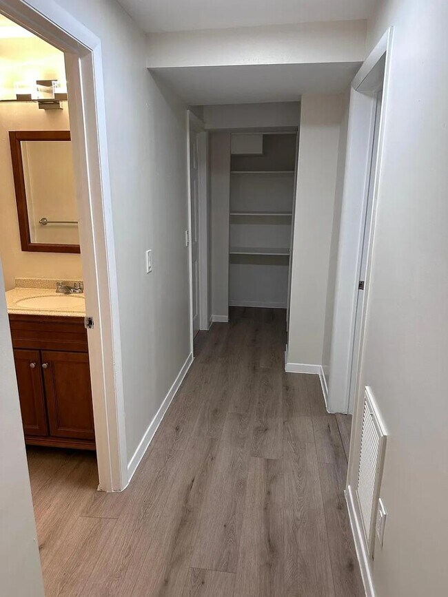 Building Photo - 3505 Iris St N