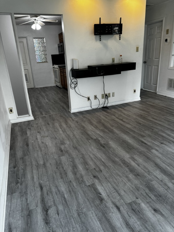 Building Photo - 5140 NE 3rd Ave