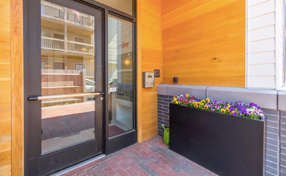 Building Photo - 1 Joy Pl