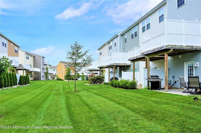 Building Photo - 137 Beacon Ln