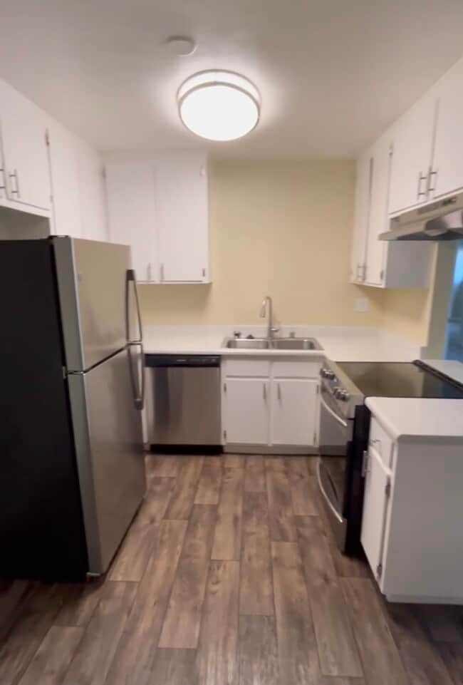 Building Photo - Comanche Hills