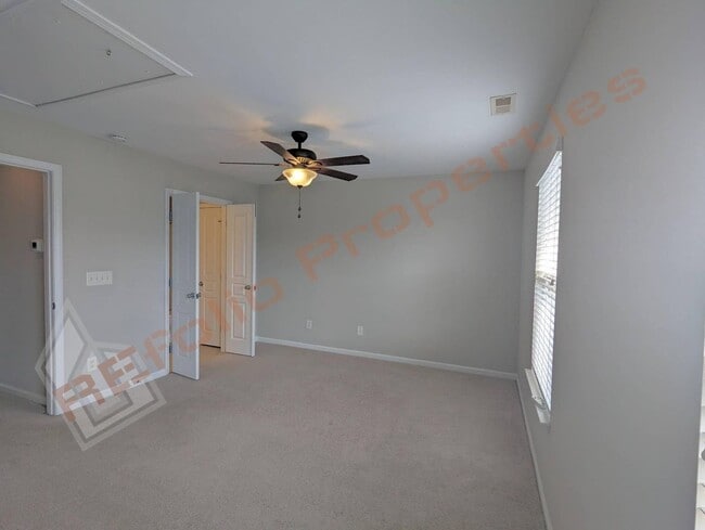 Building Photo - Great Location 3 Story 3 Bedroom, 3.5 Bath...