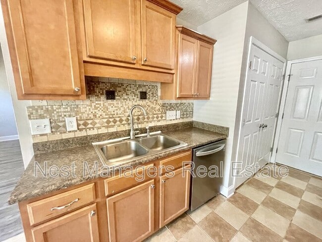 Building Photo - 315 Copper Creek Dr