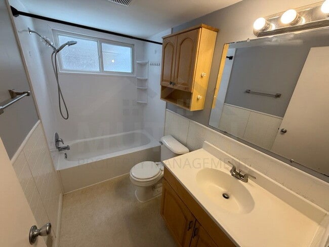 Building Photo - 39533 Cather St