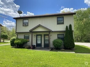 Building Photo - 622 N 4 Mile Run Rd