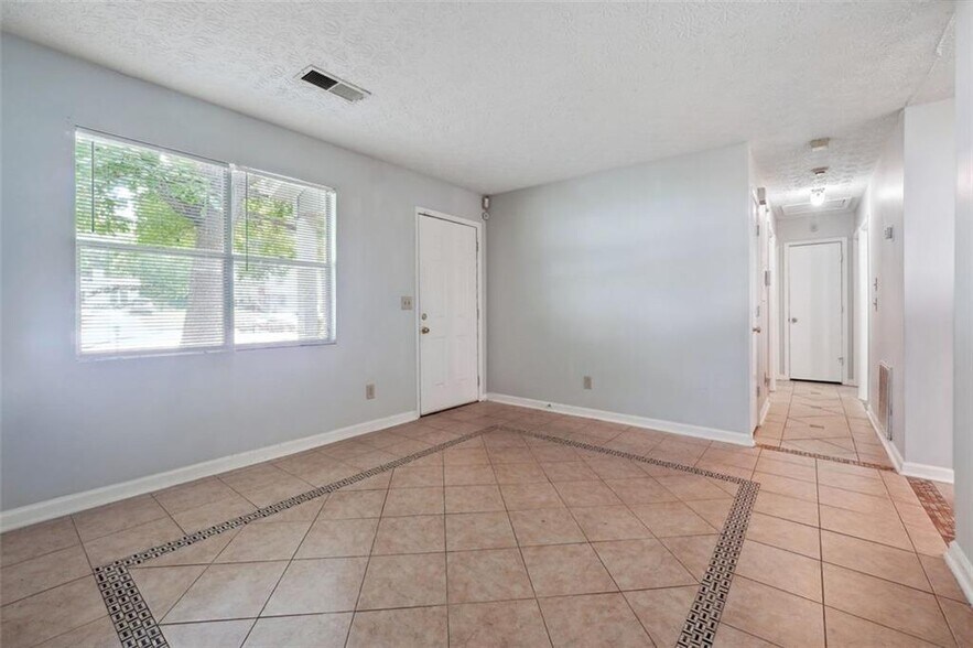 Building Photo - 3107 Del Monico Dr