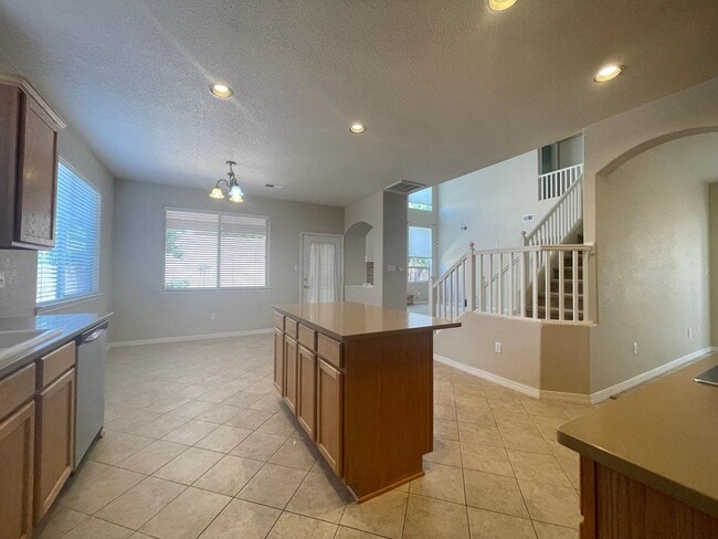 Building Photo - 8931 Ashton Loop NE