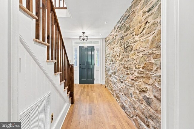 Building Photo - 5519 Hopewell Rd