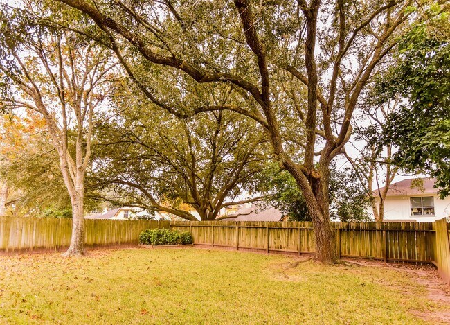 Building Photo - 3530 Santa Rosa Ln