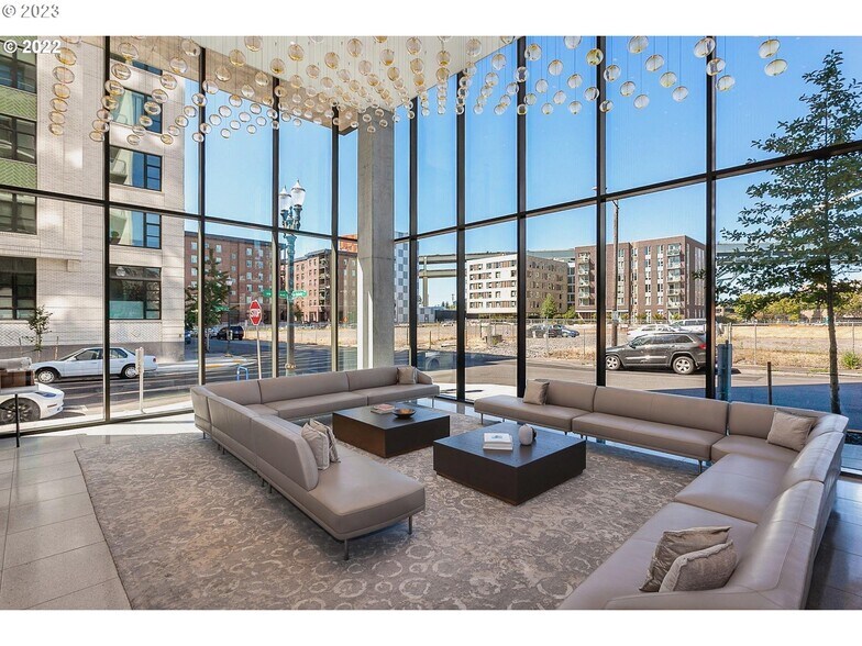 Lobby - 1150 NW Quimby St