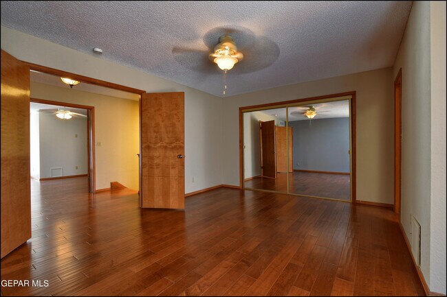 Building Photo - 710 N Resler Dr