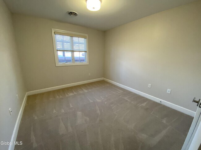 Building Photo - 2 West Ave