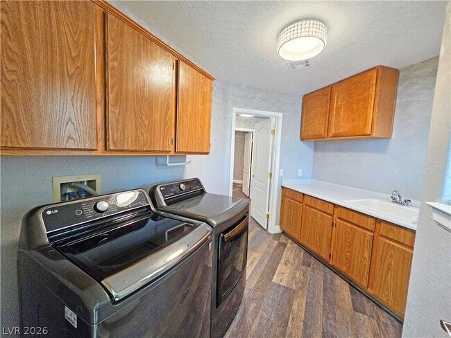 Building Photo - 3630 E Vineyard Dr