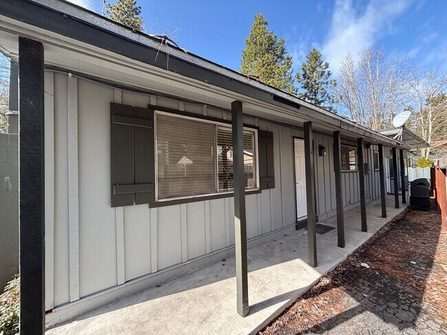 Primary Photo - 4091 Greenwood Rd