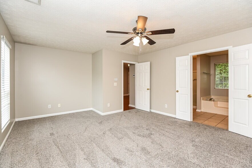 Building Photo - 3714 Crescent Hill Ln