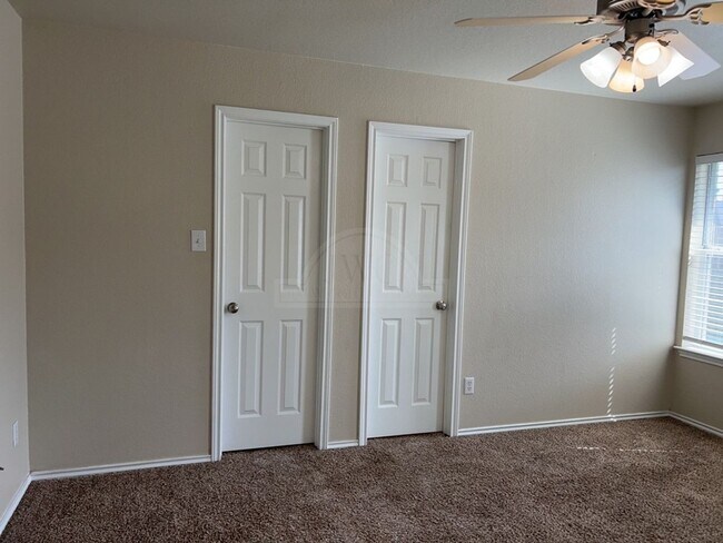 Building Photo - 309 Viola Dr