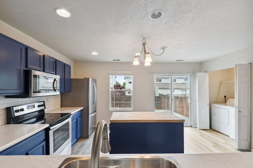 Building Photo - 11040 Claude Ct