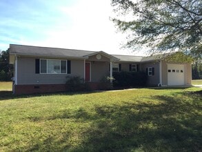 Building Photo - 125 Mitchell Rd