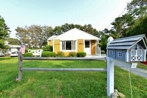 Building Photo - 208 Standish Rd