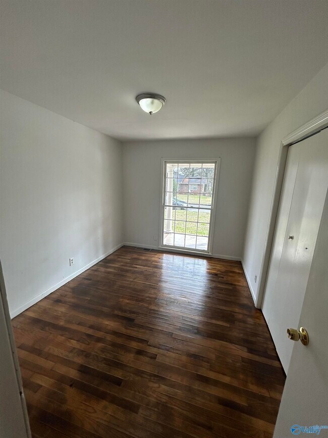 Building Photo - 603 Hal St NW