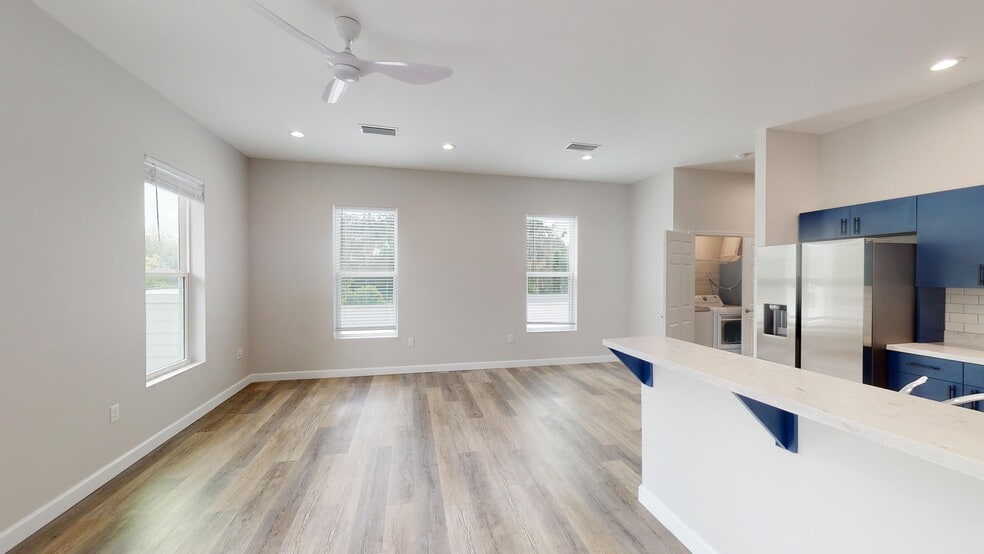 Building Photo - 1820 E Robinson St