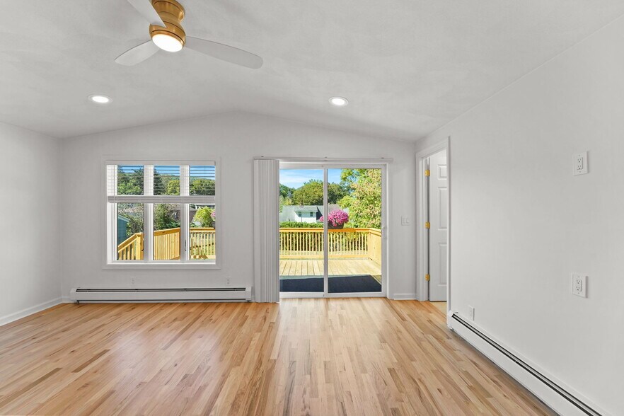 Building Photo - 116 Mary St