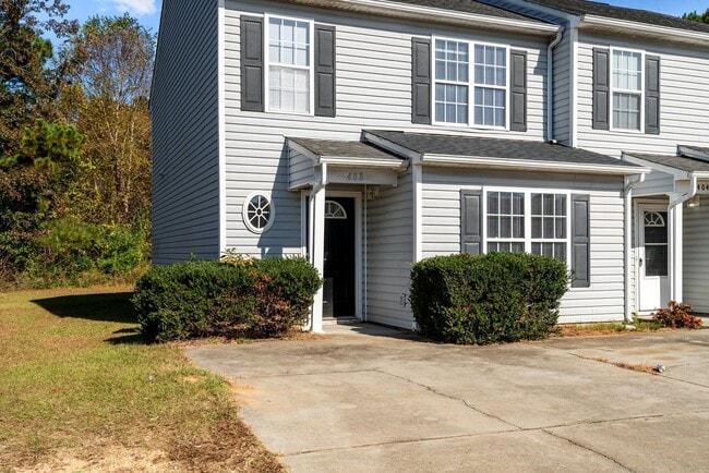Building Photo - Charming 3-Bed 3.5-Bath Near Campbell University