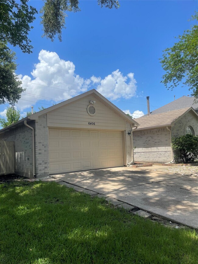 Building Photo - 6406 Bayou Crest Dr