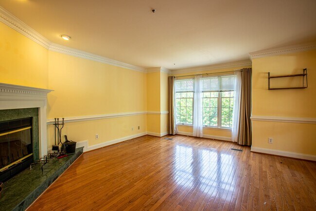 Building Photo - Impressive 3 BR/2 Full BA & 2 Half BA EOG Townhome in Decoverly Adventure!