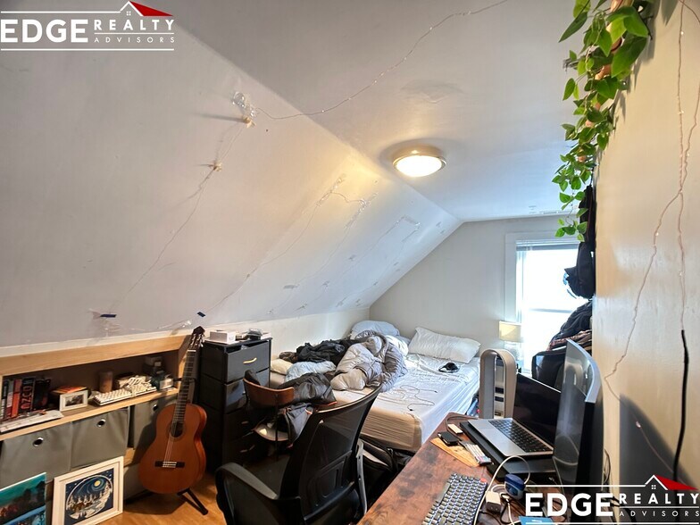 Building Photo - 24 Greylock Rd